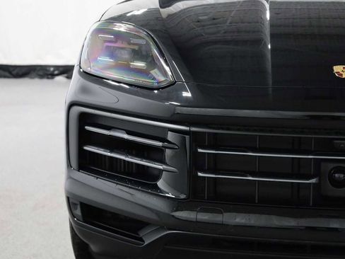 Certified 2025 Porsche Cayenne E-Hybrid AWD/4WD image 15