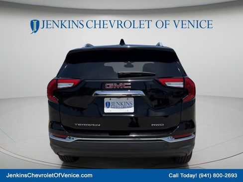 Used 2023 GMC Terrain SLT AWD/4WD image 6