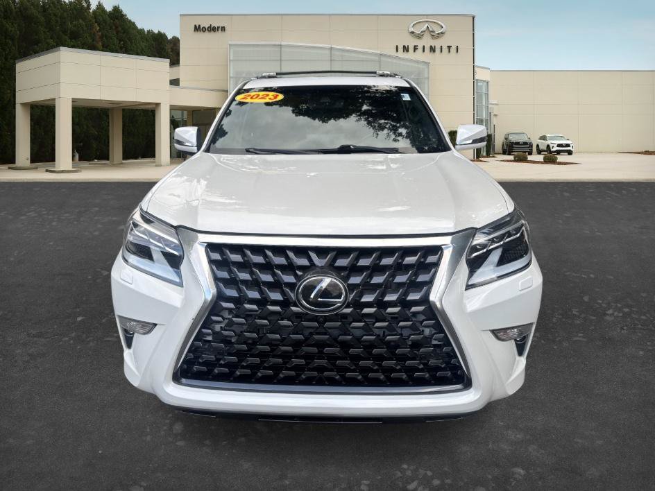 Used 2023 Lexus GX 460 Luxury w/ Sport Design Package AWD/4WD image 2