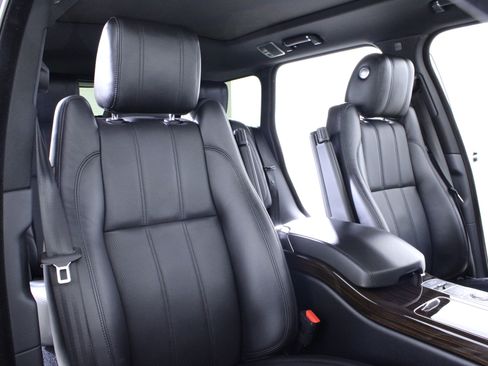 Used 2016 Land Rover Range Rover HSE image 19