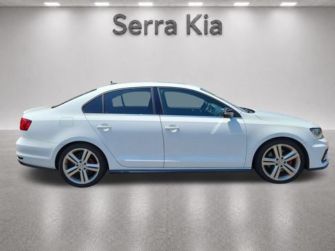 Used 2017 Volkswagen Jetta GLI FWD image 6