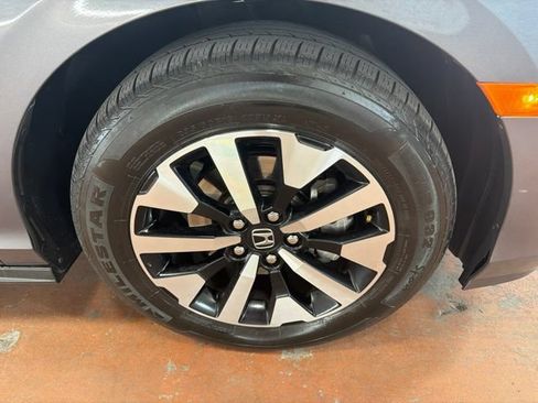 Used 2025 Honda Odyssey EX-L image 10