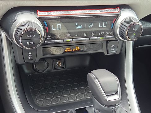 Used 2025 Toyota RAV4 XLE Premium FWD image 19