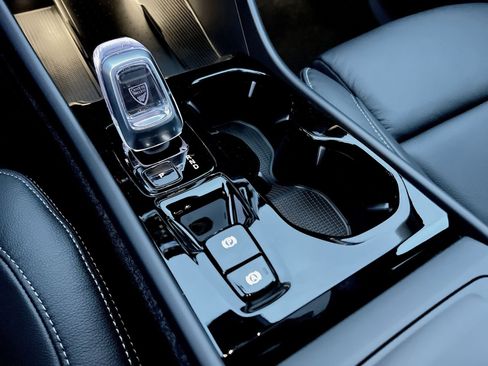 New 2026 Volvo XC40 B5 Plus w/ Protection Package Premier image 22