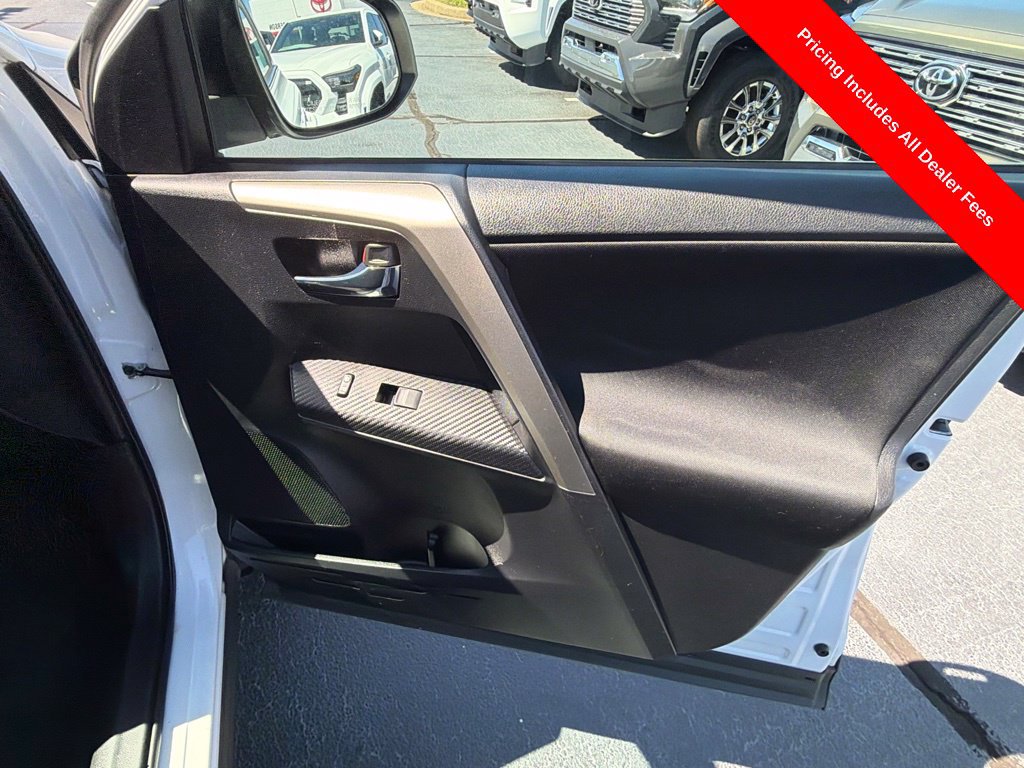 Used 2015 Toyota RAV4 XLE FWD image 44