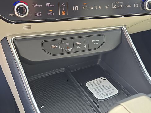 New 2026 Kia Carnival EX FWD image 27