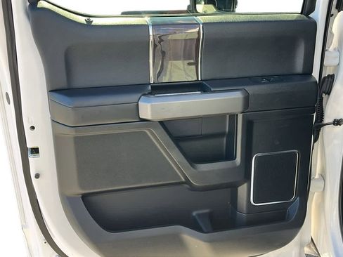 Used 2015 Ford F150 Platinum w/ Equipment Group 701A Luxury image 26