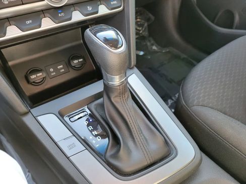 Used 2020 Hyundai Elantra SE w/ Cargo Package (C1) image 22