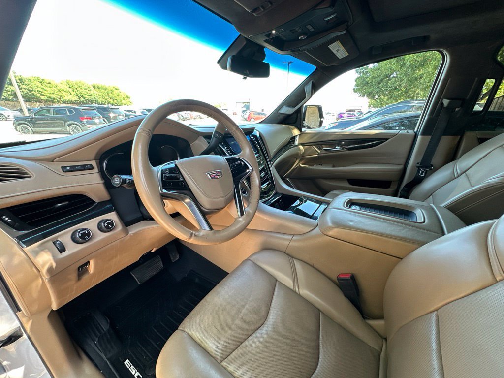 Used 2018 Cadillac Escalade Platinum AWD/4WD image 19