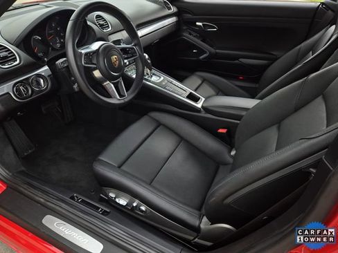 Used 2025 Porsche 718 Cayman w/ Premium Package image 14