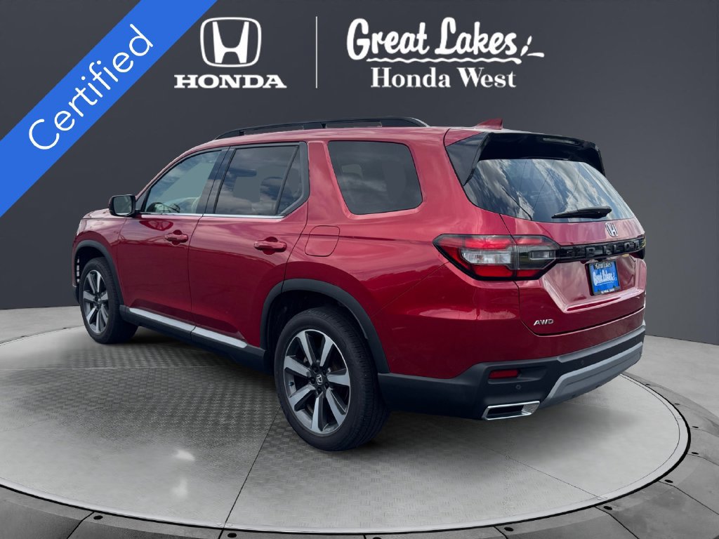 Used 2025 Honda Pilot Touring image 3