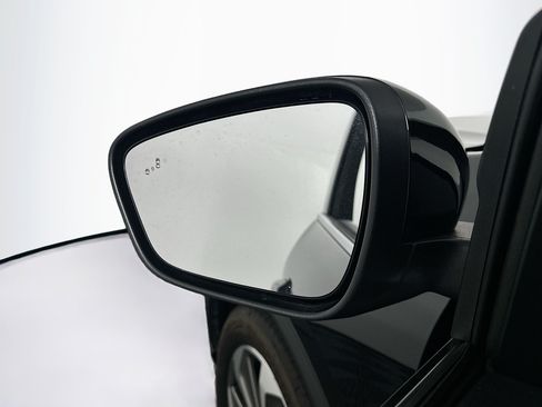 Used 2025 Ford Escape Platinum AWD/4WD image 16