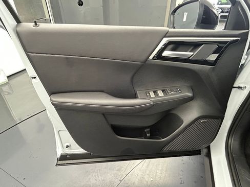 New 2026 Mitsubishi Outlander Trail Edition AWD/4WD image 12