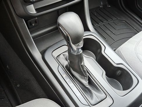 Certified 2022 Chevrolet Colorado W/T w/ WT Convenience Package image 14