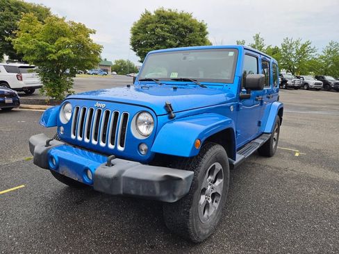 Used 2016 Jeep Wrangler Unlimited Sahara w/ Max Tow Package AWD/4WD image 2
