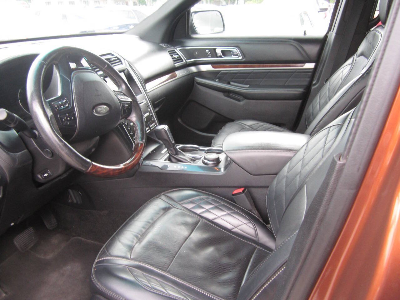 Used 2017 Ford Explorer Platinum AWD/4WD image 13