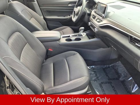 Used 2025 Nissan Altima 2.5 SV FWD image 32