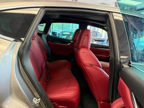 Used 2022 Maserati Levante Modena AWD/4WD image 32