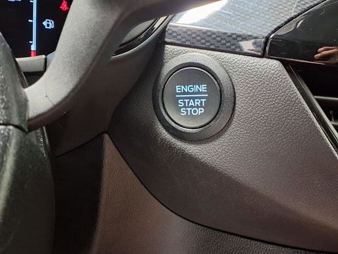 Used 2025 Ford Escape ST-Line AWD/4WD image 18