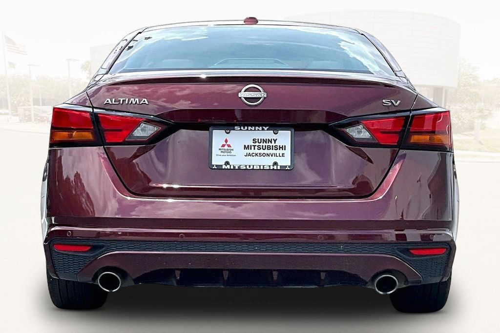 Used 2024 Nissan Altima 2.5 SV w/ SV Premium Package FWD image 5