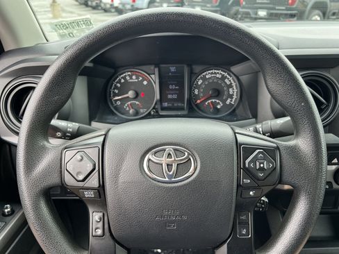 Used 2022 Toyota Tacoma SR AWD/4WD image 16