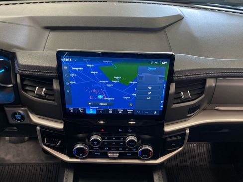 Used 2023 Ford Expedition Max XLT image 25