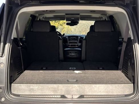 Used 2017 GMC Yukon SLT w/ Premium Edition image 28