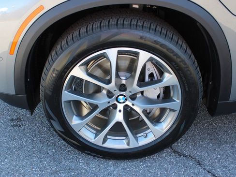 New 2026 BMW X5 xDrive50e w/ Climate Comfort Package image 34