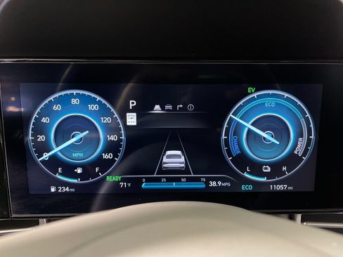 Used 2025 Hyundai Elantra Hybrid FWD image 20