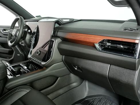 New 2026 GMC Yukon Denali w/ Denali Reserve Package image 25