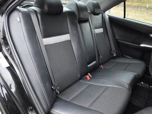 Used 2012 Toyota Camry SE FWD image 15