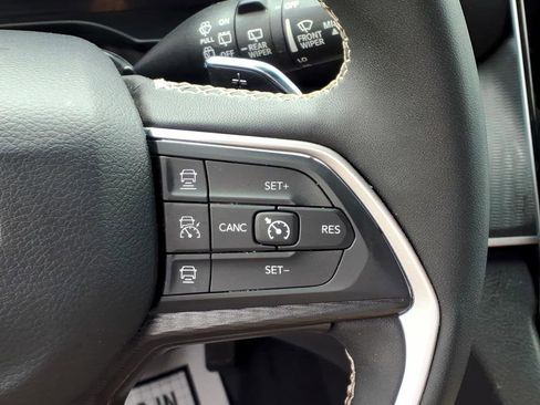 Used 2024 Jeep Grand Cherokee L Altitude AWD/4WD image 24