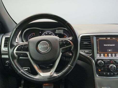 Used 2018 Jeep Grand Cherokee Altitude AWD/4WD image 19