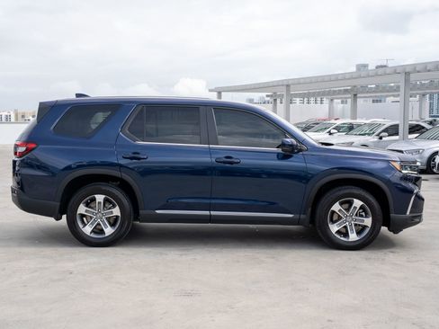 Used 2025 Honda Pilot EX-L image 4
