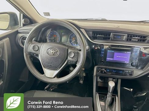 Used 2018 Toyota Corolla LE FWD image 20