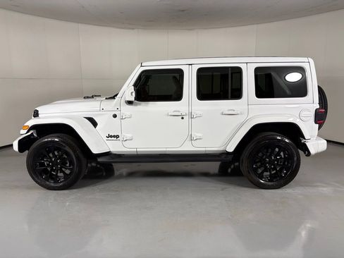 Used 2023 Jeep Wrangler Unlimited Sahara image 5