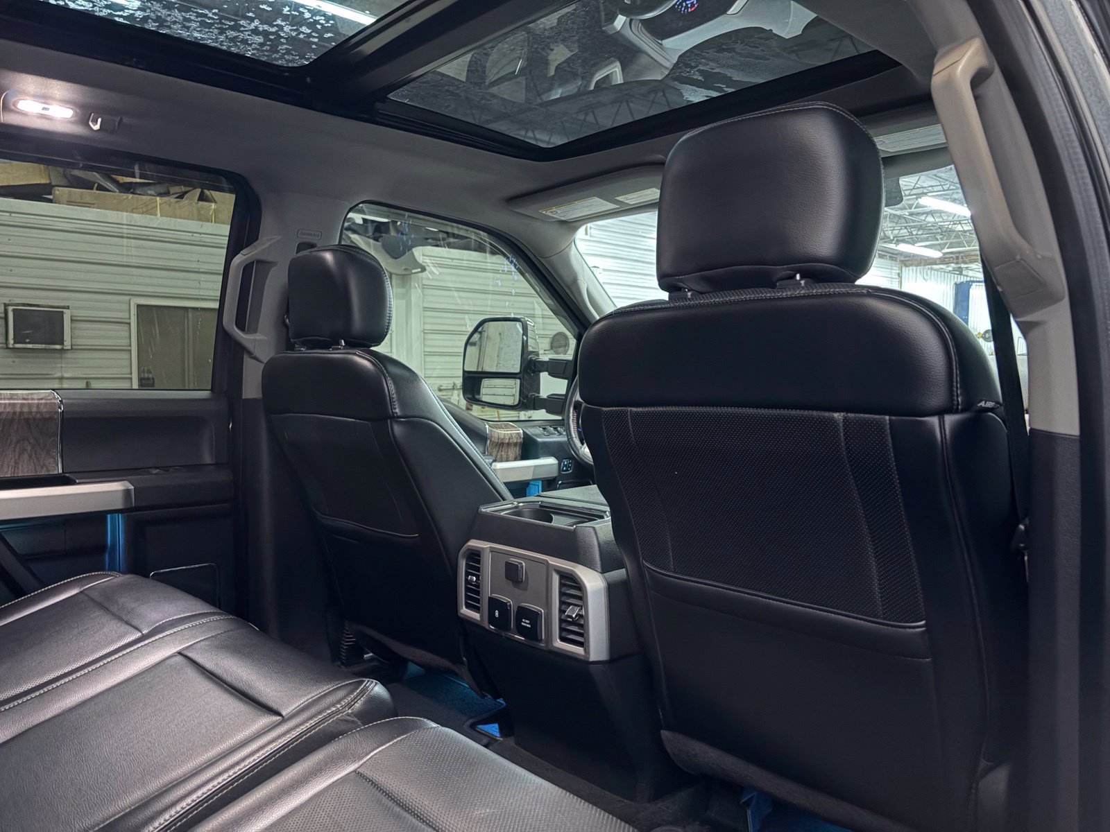 Used 2018 Ford F350 Lariat w/ Lariat Ultimate Package AWD/4WD image 29
