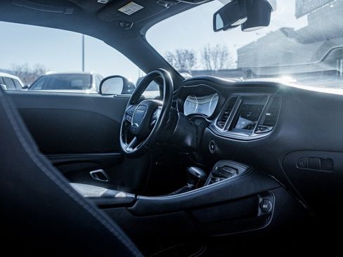 Used 2023 Dodge Challenger SXT image 33