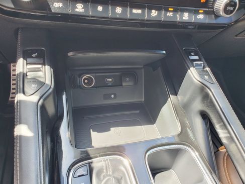 Used 2022 Kia Telluride SX w/ SX Prestige Package AWD/4WD image 22