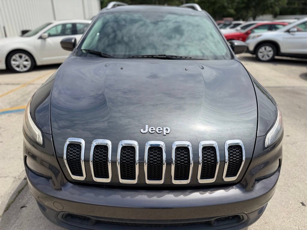 Used 2015 Jeep Cherokee Latitude FWD image 8