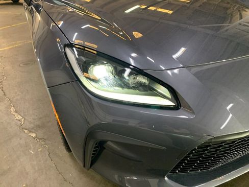 Used 2026 Toyota GR86 Premium w/ ALL Weather Mat Package (TMS) RWD image 33