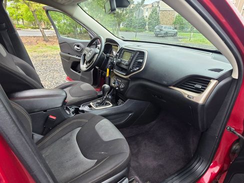 Used 2016 Jeep Cherokee Sport AWD/4WD image 13