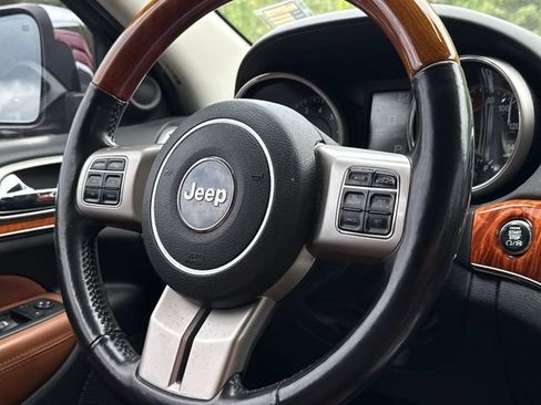 Used 2012 Jeep Grand Cherokee Overland AWD/4WD image 12