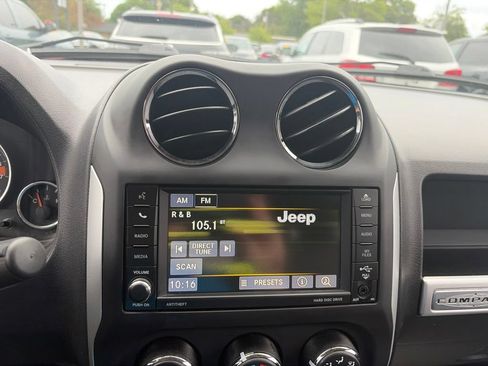 Used 2014 Jeep Compass Latitude FWD image 22