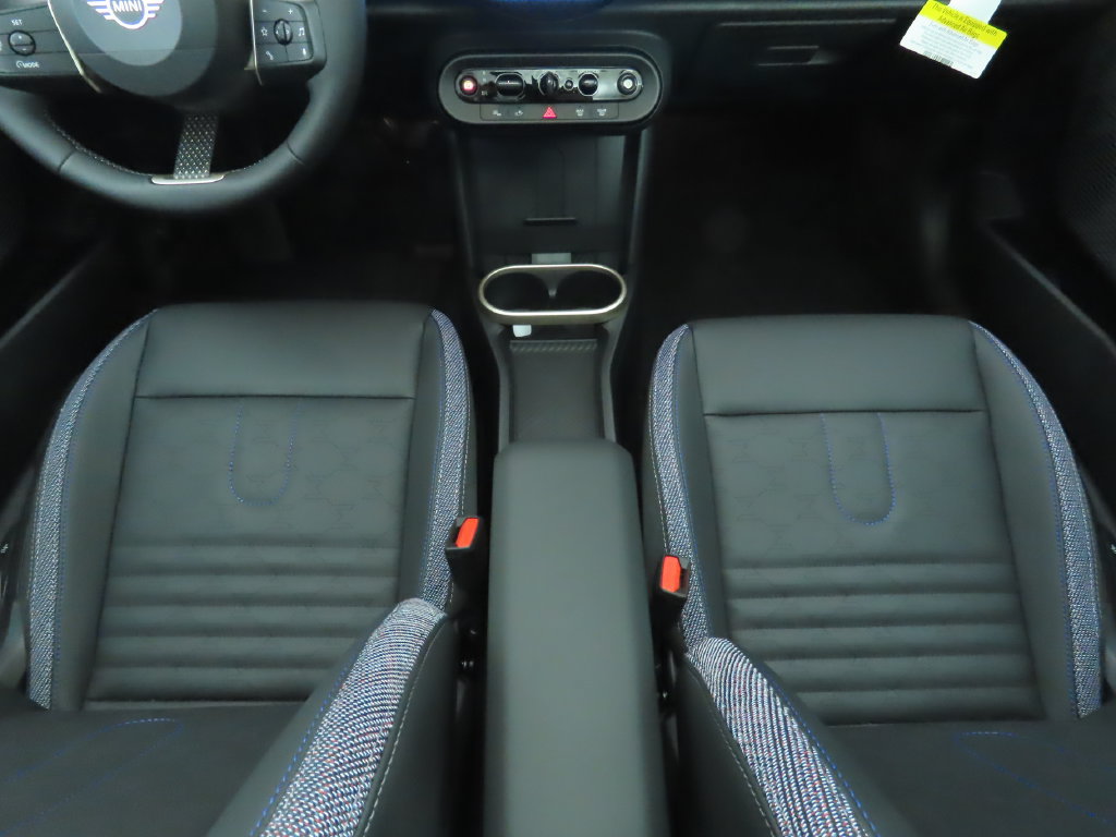 Used 2026 MINI Cooper 2-Door Hardtop FWD image 19