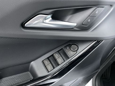 New 2026 Chevrolet Equinox LT image 23