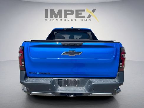 Used 2026 Chevrolet Silverado EV Trail Boss AWD/4WD image 4