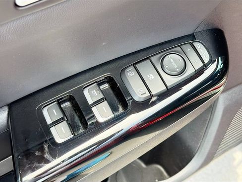 Used 2021 Kia Sportage S w/ S FWD Premium Package image 17
