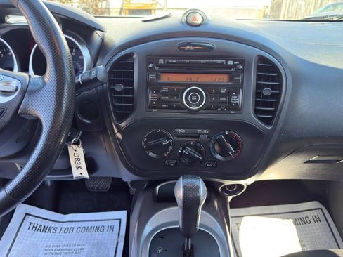 Used 2014 Nissan Juke S image 26