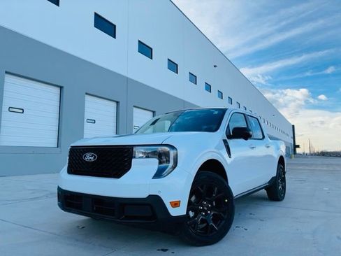 New 2026 Ford Maverick Lariat w/ Black Appearance Package image 1